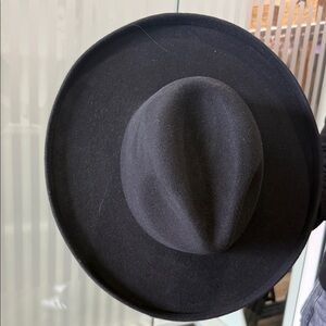 GIGI PIP Black Women's Hat MAUDE